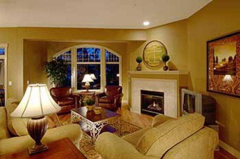 Bellasera Tuscan Villas Kelowna Interior photo